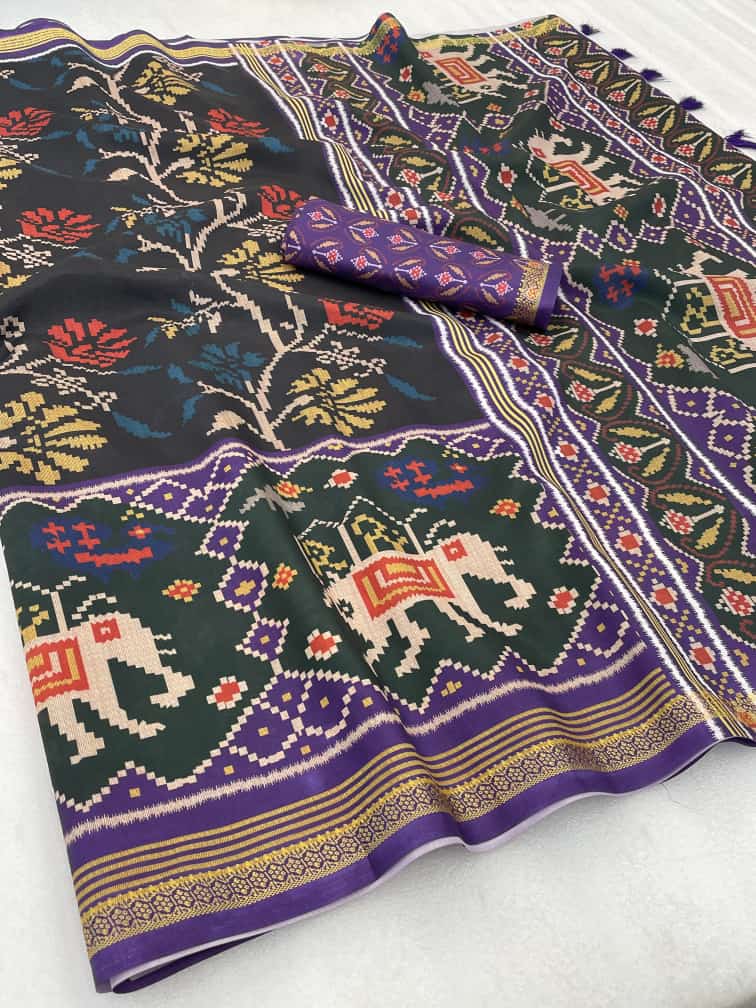 Dan Blue Soft Crackles Viscose Silk Sarees With Price and Online Shopping   Price Under 1500 . this Fabric Softy Silk and Rajavadi Pattern this look Tradition model using and for Wedding use 2024-25 .