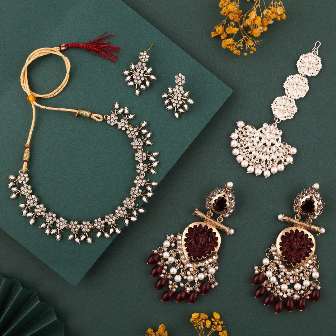 Vedika Stone Necklace With Earnings | Shoppers Trend