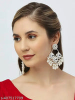 Load image into Gallery viewer, Urvisha White  Alloy Earnings | Shoppers trend