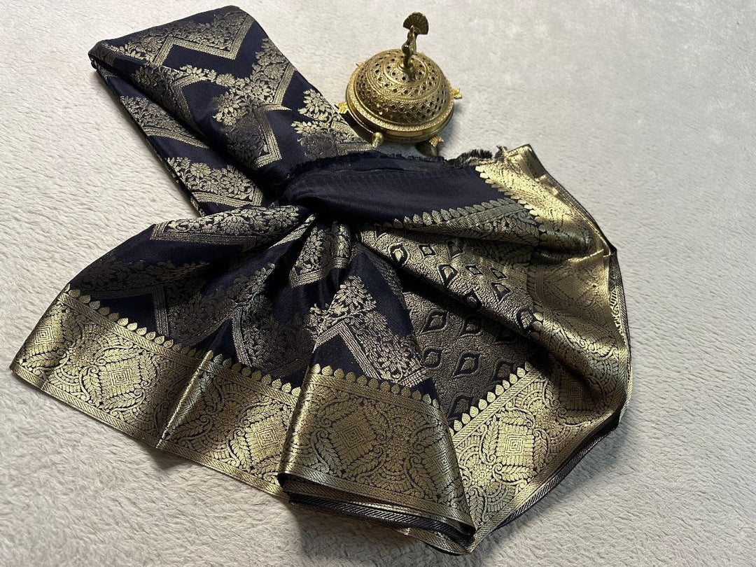 Navy-blue Mysore Silk Saree With Price and Online Shopping best Wedding Wear price Under 1500 . this Fabric Pure Brocade Mysore Silk Sarees. Featuring Gold Zari Weaving Fully Sarees , blouse, and an, it's perfect for weddings and festive celebrations...