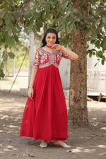 Load image into Gallery viewer, Jenika Faux Blooming Gown | Shoppers Trend