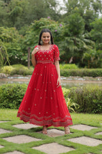 Load image into Gallery viewer, Shruti Faux Blooming Gown | Shoppers Trend