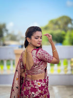 Load image into Gallery viewer, Jensi Pure Viscose Dolla Silk Saree | Shoppers Trend