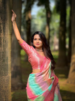 Load image into Gallery viewer, Pink Soft Banarasi Silk Sarees With Price and Best Online Shopping Price Under 2500 . This Fabric Soft Banarasi Silk Saree For Weddings . This Fabric Soft Banarasi Best Soft Fabric and Smooth Premium Fabric This Saree .This Saree Soft Banarasi Silk Saree Gold Zari Weaving and Rich Pallu .