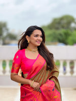 Load image into Gallery viewer, Rani Soft Paithani Silk Sarees With Price and This Fabric Soft Paithani Silk Sarees For Weddings . This Sarees Dark Pink Soft Paithani Silk sarees .