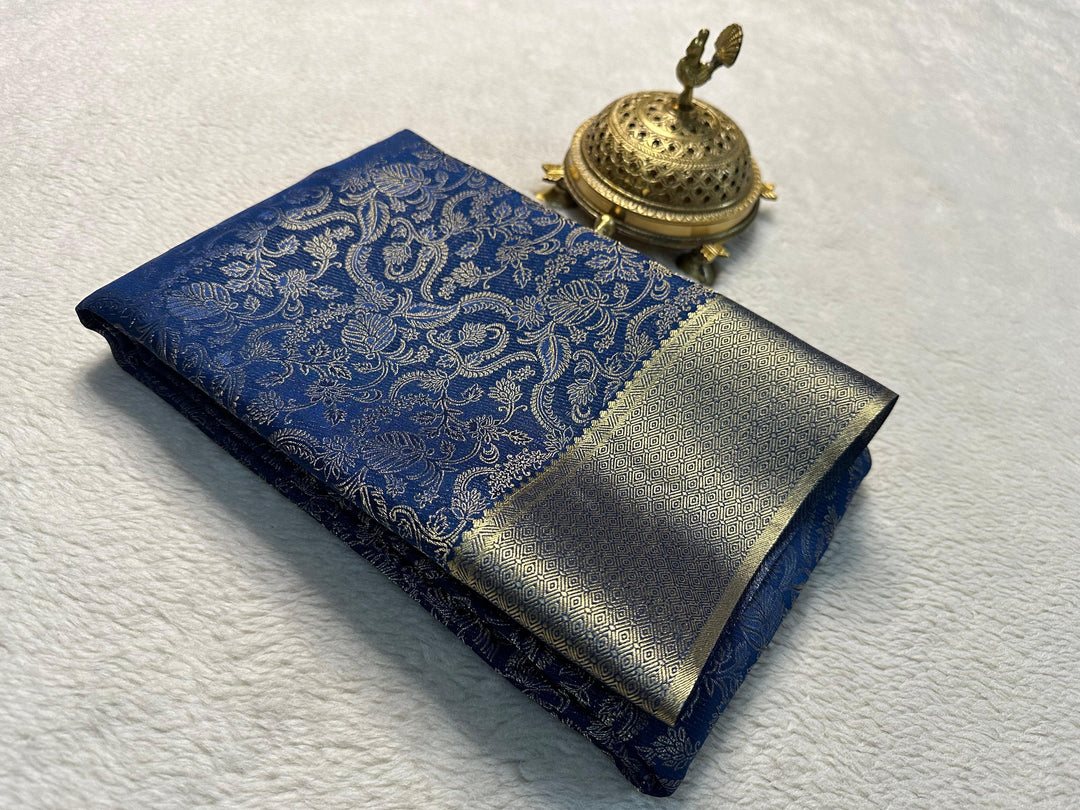 Royal Blue Heavy Zari Weaving Work , Premium Mysore Silk Saree with Zari weaving. 6.3m length, includes matching blouse. Machine washable. Model wears .