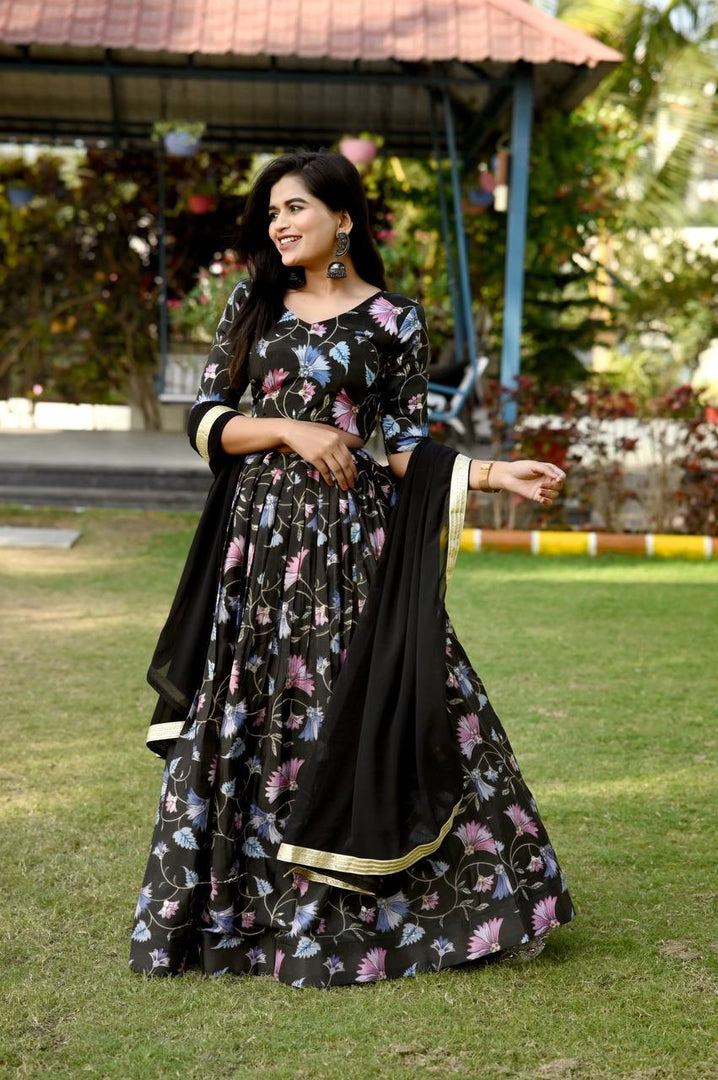 Black Color Chinon Dhavani Set , Langa Voni ,  Weddings Special Best Wear Collection Price and Online shopping Price Under 2000. This Fabric So Heavy and Lehenga Chinnon Fair 3.50 Meter and Sequins & Position Print Work , Dupatta Rich Sequins Lace Border
 and 2.25 Meter Fair , This Fabric Traditional Look For 2024-25 , 2025-26 . 