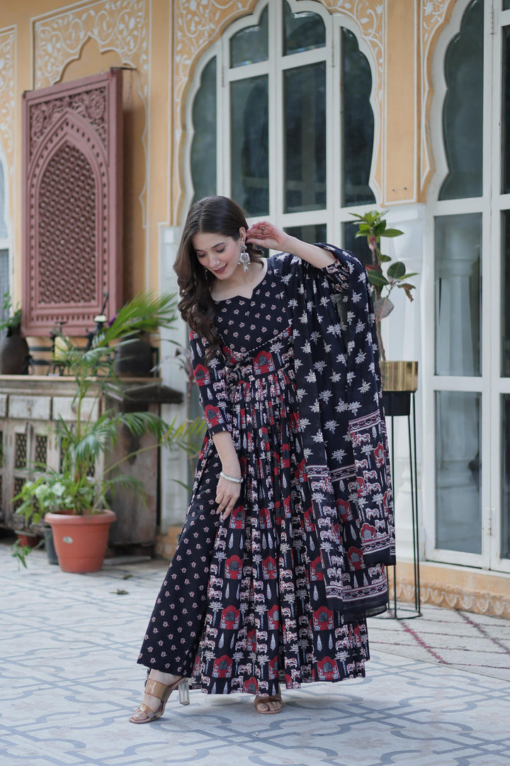 Elegant black kurti with round neck and lining , Comfortable black kurti set under ₹999 , Black kurti with matching dupatta and pant , Black ethnic wear cotton kurti set , Full-length black kurti with bottom , Party wear black kurti pant dupatta combo .