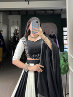 Load image into Gallery viewer, Janki Pure Rayon Dhavani Set | Langa Davani Set | Davani Set | Shoppers Trend
