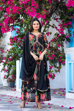 Load image into Gallery viewer, Aarvi Georgette Black Anarkali | Shoppers Trend
