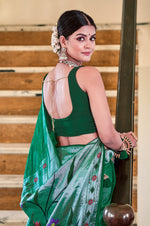 Load image into Gallery viewer, Vedika Viscose Saree | Shoppers Trend
