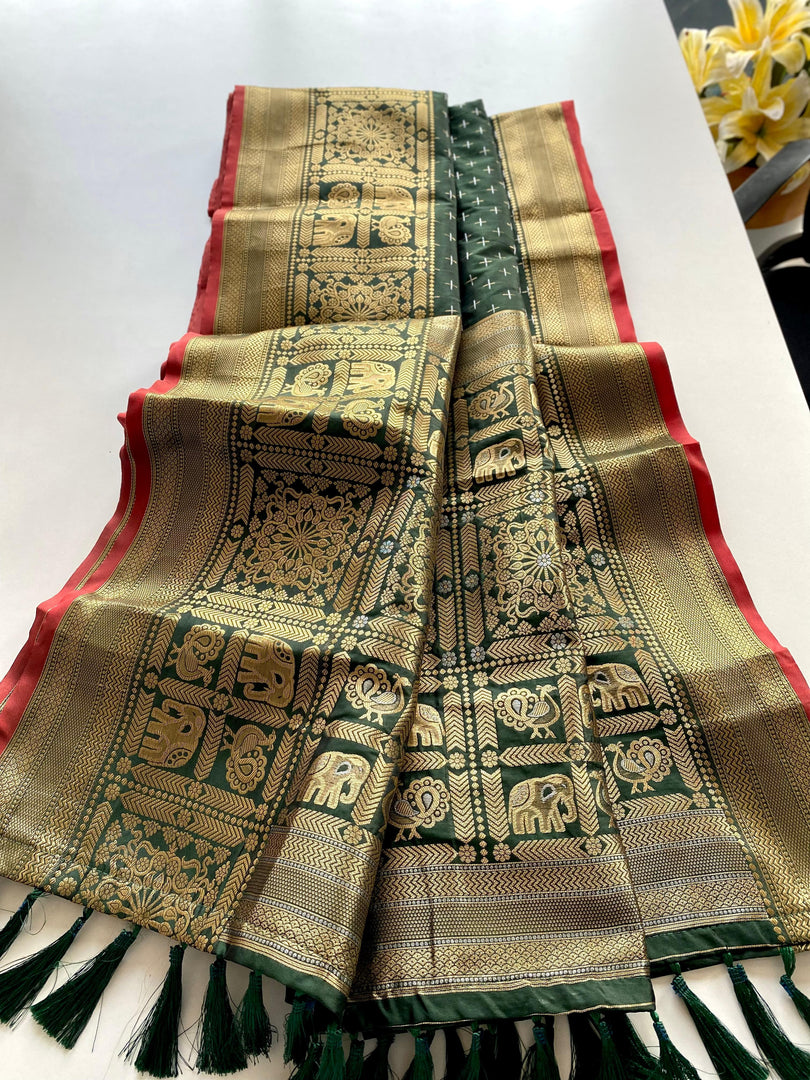 Green Heavy Kanjivaram Saree for Weddings Price and Online Shopping Price Under 2000 . this Fabric raceful Dark Green Kanjivaram saree crafted with premium jacquard weaving and rich fabric. Perfect for weddings and parties. Available online at an affordable price below ₹2000.