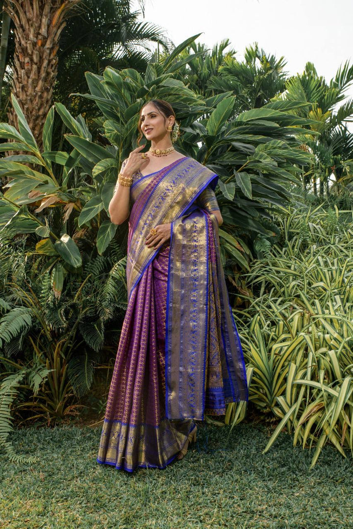 Low Price Original Kanchipuram Handloom Pattu Weaving Silk Saree with price Under 1999 . Dark-Rani Kanchipuram Handloom Pattu Weaving Silk Saree With Golden Zari Weaving Border.