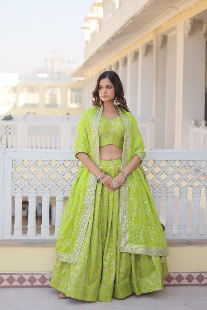 Aarihanta Pure Dyable Viscose Jacquard Dhavani Set | Langa Voni | Shoppers Trend