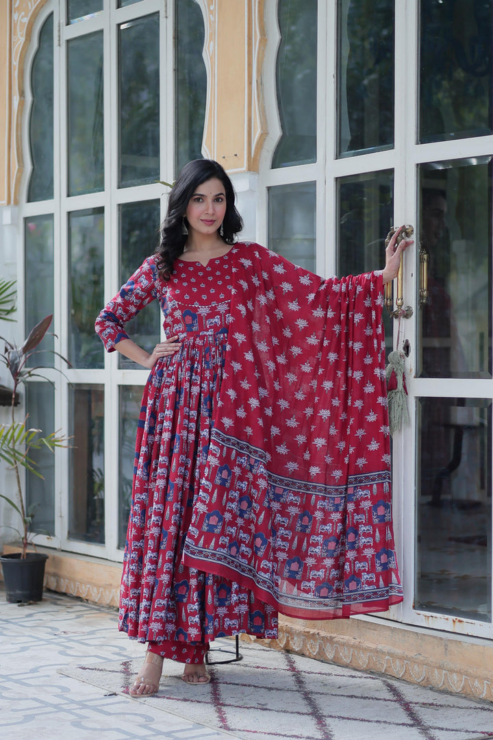 Pure cotton ensemble: 52" partially-lined top, 40" elastic-waist bottom (fits 32-44), and 2.20m matching dupatta.
