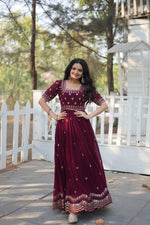 Load image into Gallery viewer, Shruti Faux Blooming Gown | Shoppers Trend
