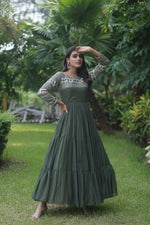 Load image into Gallery viewer, Zarna Faux Blooming Mehndi Gown | Shoppers Trend
