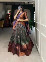 Load image into Gallery viewer, Jacquard silk Flowerer Work Navy Blue Set
