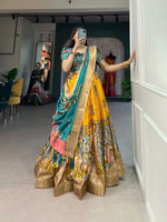 Load image into Gallery viewer, Shraddha Dola Silk Purple Dhavani | Shoppers Trend
