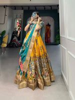 Load image into Gallery viewer, Shraddha Dola Silk Purple Dhavani | Shoppers Trend
