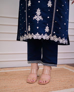 Load image into Gallery viewer, Ridhi Pure Reyon Blue Kurti  | Shoppers Trend
