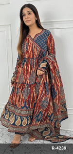 Load image into Gallery viewer, Jasmin Pure Cotton Anarkali | Shoppers Trend
