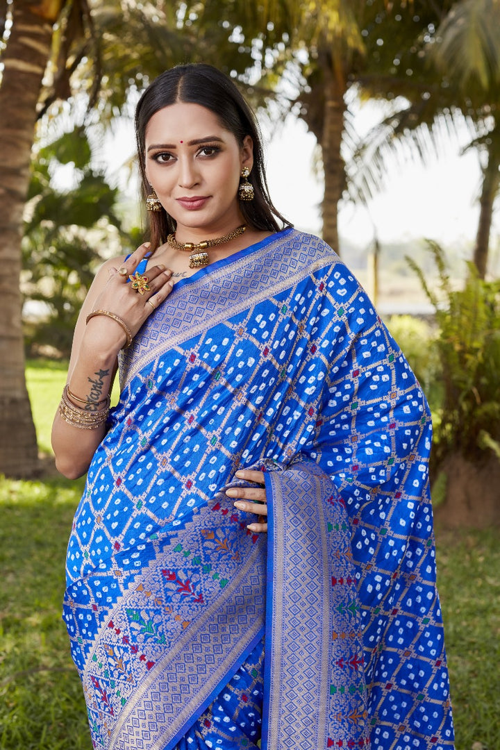 Yashoda Pure Gharchola Bandhej Silk Saree | Shoppers Trend