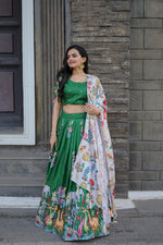 Load image into Gallery viewer, Vaishali  Dola Silk Dhavani Set | Langa Voni | Shoppers Trend
