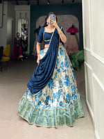 Load image into Gallery viewer, Chhaya Dola Silk Dhavani Set / Half Saree / Langa voni | Shoppers Trend
