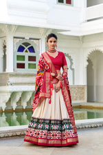 Load image into Gallery viewer, Yashoda Tussar Silk Dhavani Set | Half-Saree | Shoppers Trend
