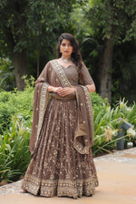 Load image into Gallery viewer, Sara Faux Blooming Dhavani Set | Half-Saree | Langa Voni | Shoppers Trend
