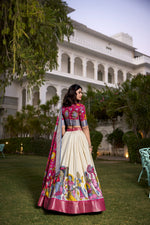 Load image into Gallery viewer, Kina Dola Silk Dhavani Set | Langa Voni | Shoppers Trend

