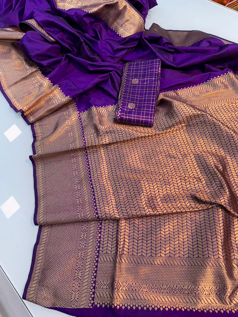Renuka Soft Silk Saree | Shoppers Trend