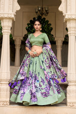 Load image into Gallery viewer, Tamanna Tussar Silk Dhavani / Langa Voni | Shoppers Trend
