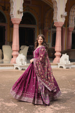 Load image into Gallery viewer, Heena Chinnon With Embroidery Work Anarkali | Shoppers Trend
