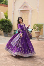 Load image into Gallery viewer, Heena Chinnon With Embroidery Work Anarkali | Shoppers Trend
