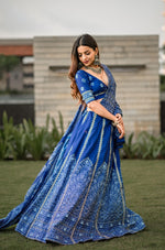 Load image into Gallery viewer, Rushita Vaishali Silk Dhavani Set | Half-Saree | Langa Voni | Shoppers Trend
