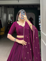 Load image into Gallery viewer, Mohini Pure Chanderi Dhavani / Langa Davani / Half Sarees | Shoppers Trend
