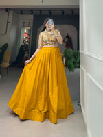 Load image into Gallery viewer, Megha Cotton Dhavani Set / Langa Davani Set | Shoppers Trend
