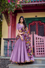 Load image into Gallery viewer, Priti Vichitra Silk Langa Davani / Dhavani Set | Shoppers Trend
