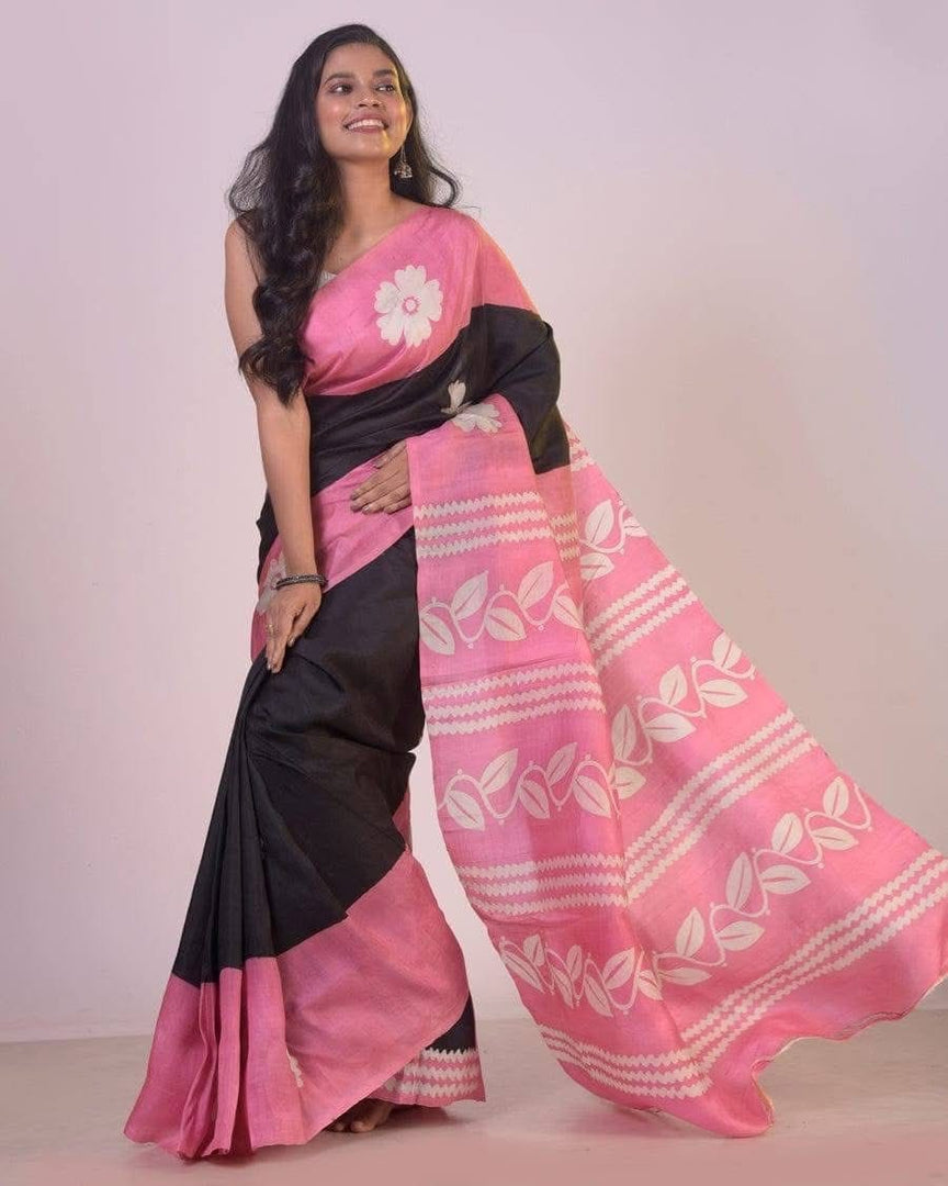 Pink Pure Silk Sarees With Price and Online Shopping Price Under 999 ,  this Saree Crafted Most Authentic and Most Beautiful Saree and Best Product . This Fabric Pure Silk Saree under 1000 . This Saree Pink Color  Pure Silk Saree For Weddings Best Wear Collection 2025-26 . 