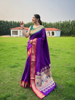 Load image into Gallery viewer, Fenisha Kanjivaram Saree | Shoppers Trend
