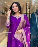 Load image into Gallery viewer, Jisha Heavy Banana Chanderi Silk Kurti | Shoppers Trend
