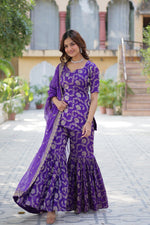 Load image into Gallery viewer, Lata Viscose Georgette Kurti | Shoppers Trend
