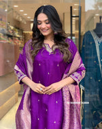 Load image into Gallery viewer, Jisha Heavy Banana Chanderi Silk Kurti | Shoppers Trend

