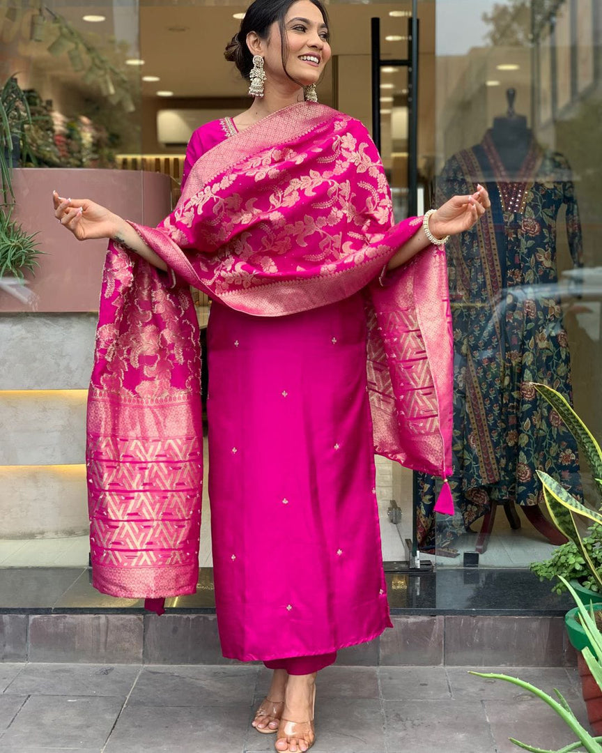  Rani Banana Chanderi Silk Kurti Price and Online Shopping Price Under 1500 .  Experience elegance with this Banana Chanderi Silk Zari Weaving Kurti Set. Includes a kurti, dupatta, and pant, designed for comfort and style with easy machine wash care.
