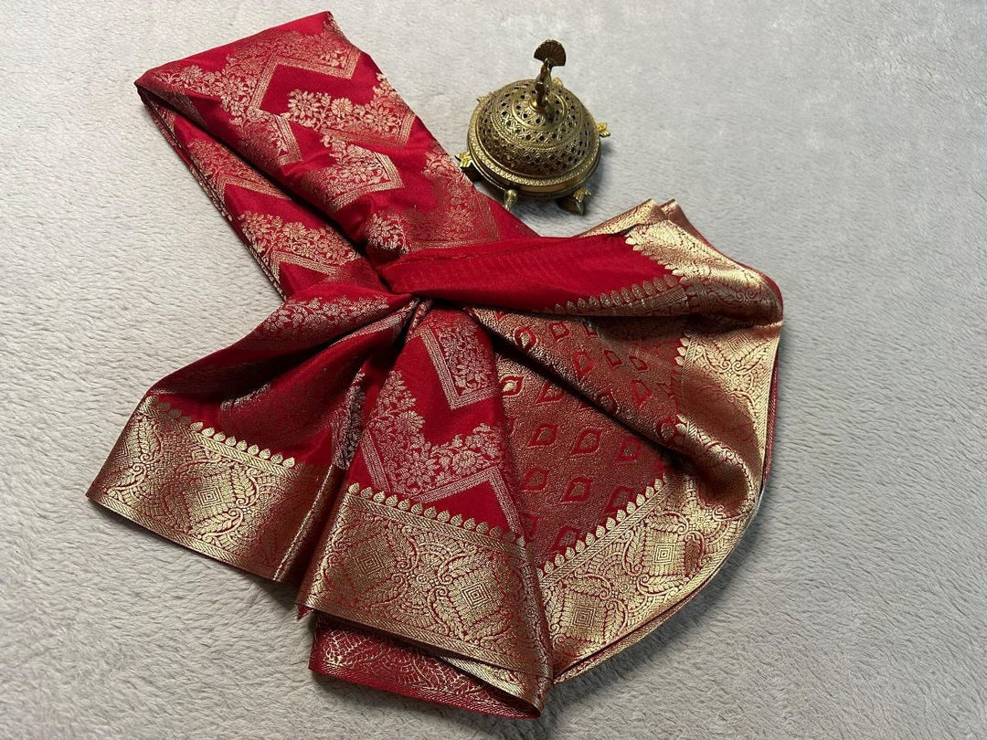 Red Wonderful Mysore Silk sarees with price and online shopping price under 1500. this fabric Mysore Silk saree mainly manufacturing Mysore district in Karnataka  , India . 