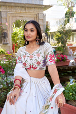 Load image into Gallery viewer, Jalpaiguri Georgette White Dhavani Set | Langa Voni | Shoppers Trend
