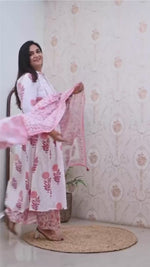 Load and play video in Gallery viewer, Ravina Pure Cotton  Kurti | Shoppers Trend
